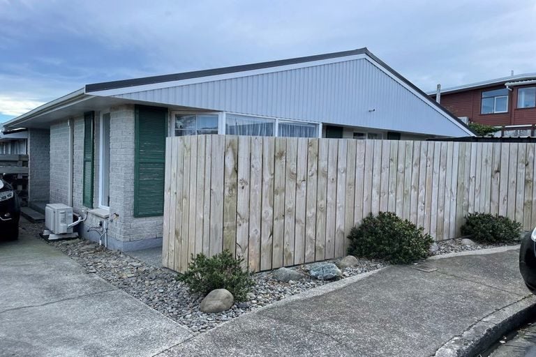 34 Duchess Place, Maupuia, Wellington - Carousel 1