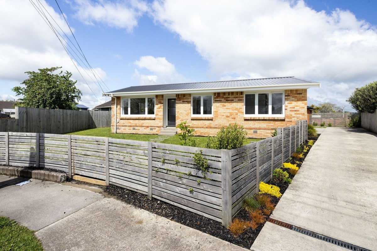 1/58 Marshall Street, Fairfield, Hamilton - Carousel 1