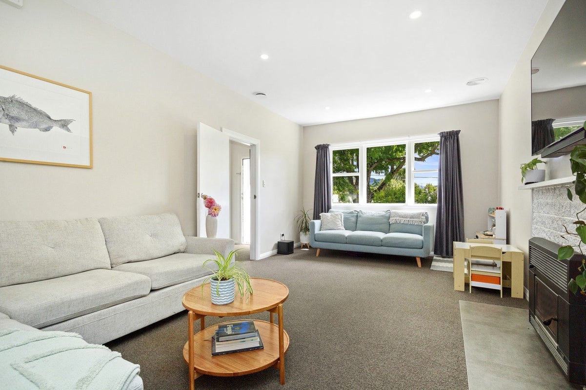 43 Seddon Street, Wallaceville, Upper Hutt - Carousel 1