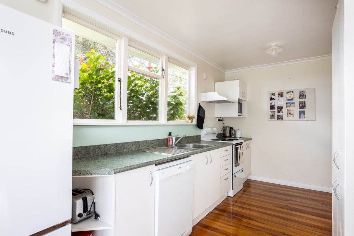9 Blackmore Street, Lynmouth, New Plymouth - Carousel 2