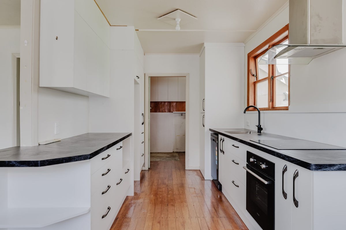 2 Hinton Place, Roslyn, Palmerston North - Carousel 2