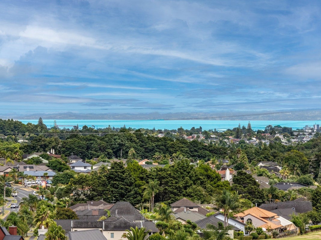 8 Henriette Place, The Gardens, Auckland - Carousel 2