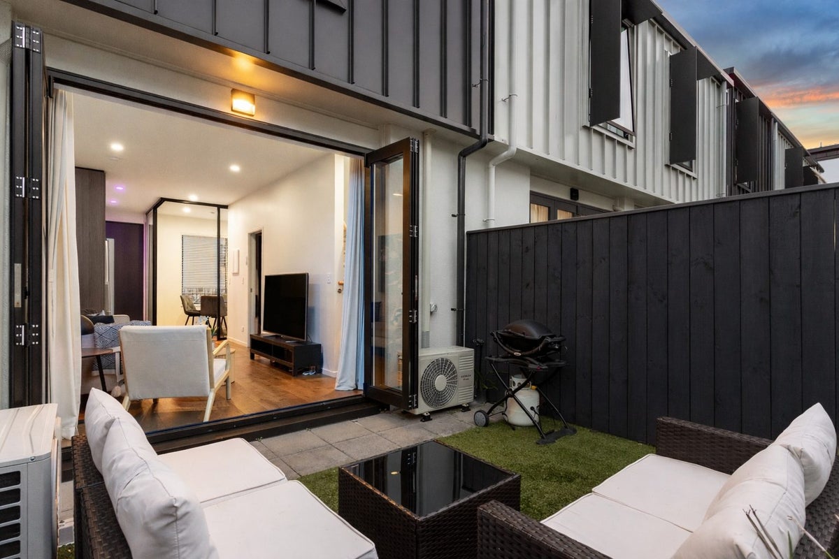 12 Hadlow Terrace, Grey Lynn, Auckland - Carousel 2