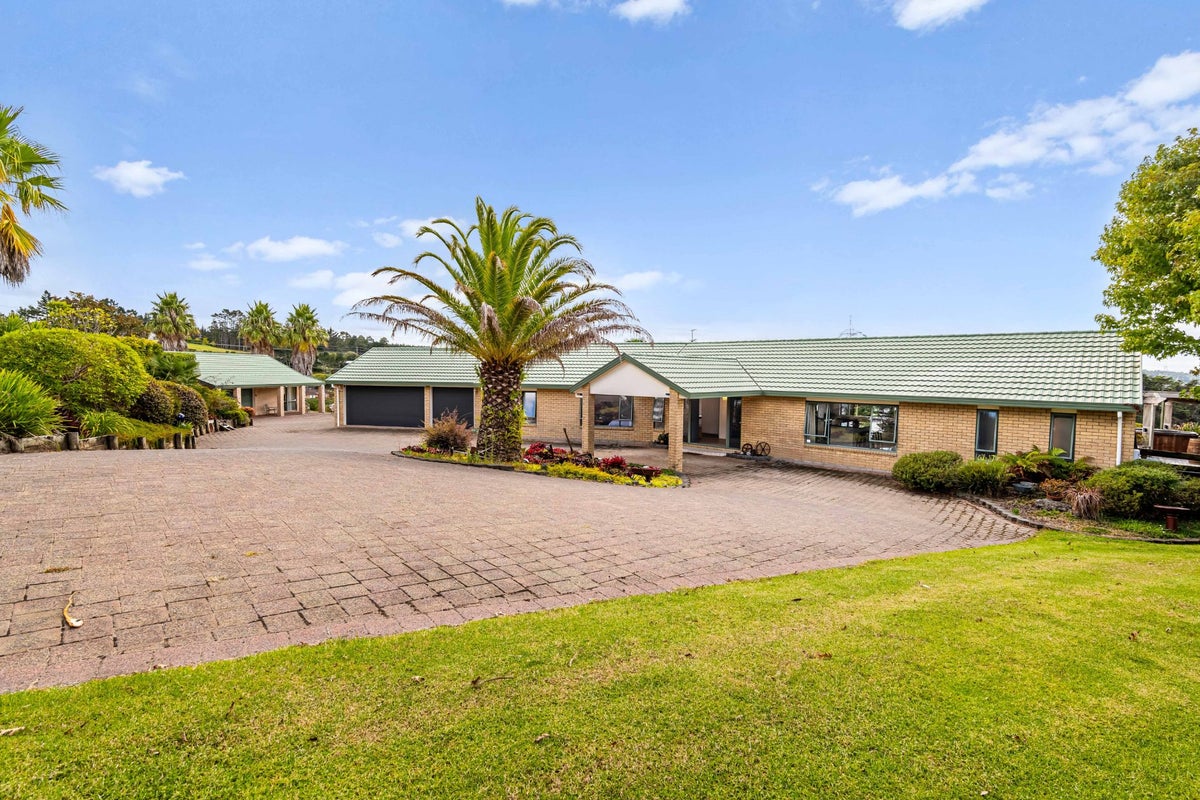 46 Broadwood Rise, Kumeu - Carousel 1