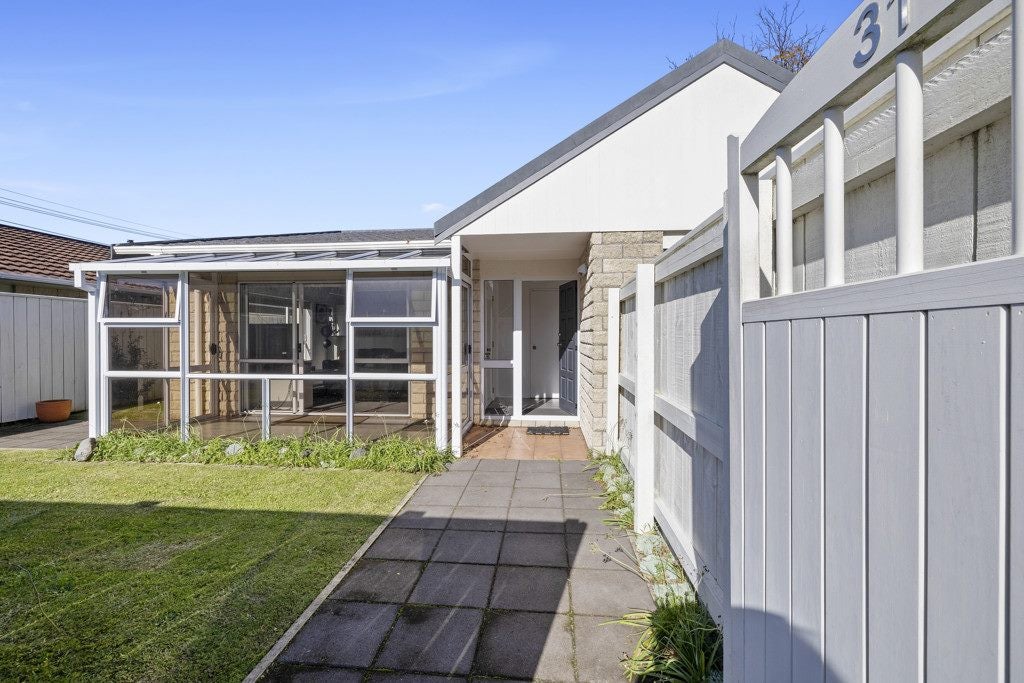 2/31 Barrett Street, Westown, New Plymouth - Carousel 17