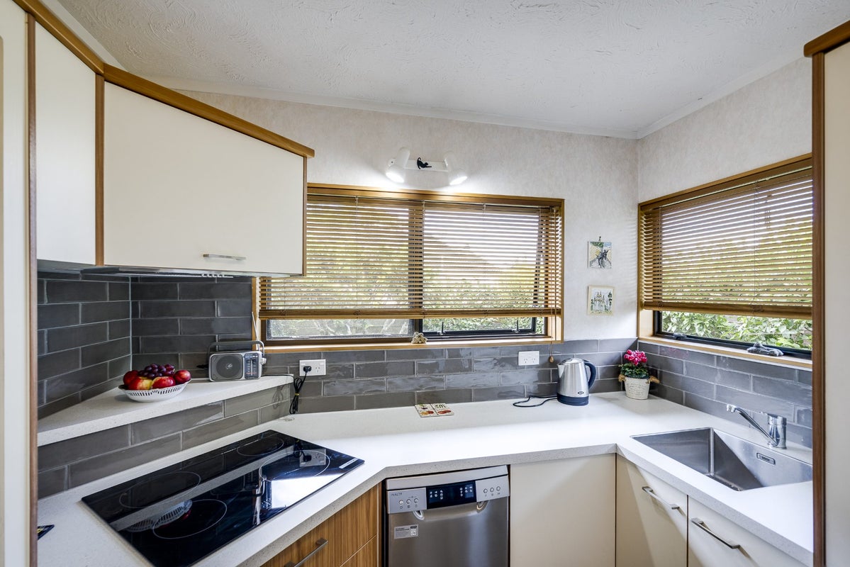 2/168 Tait Drive, Greenmeadows, Napier - Carousel 2