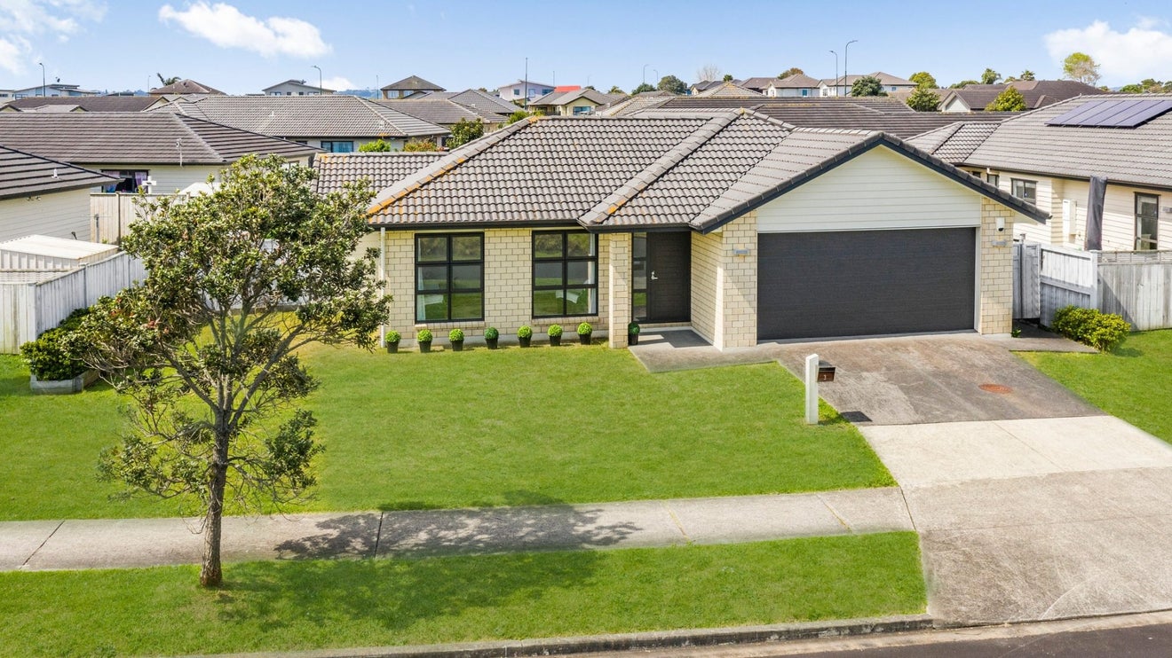 3 Manene Street, Wattle Downs, Auckland - Carousel 1