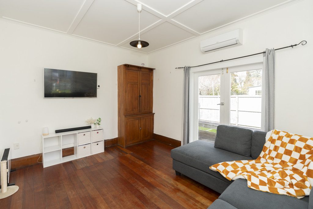 2B Kea Street, Frankton, Hamilton - Carousel 1