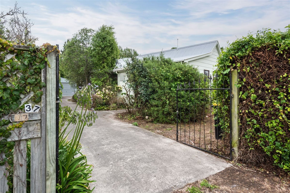 37 Pembertons Road, Sefton, Sefton - Carousel 2