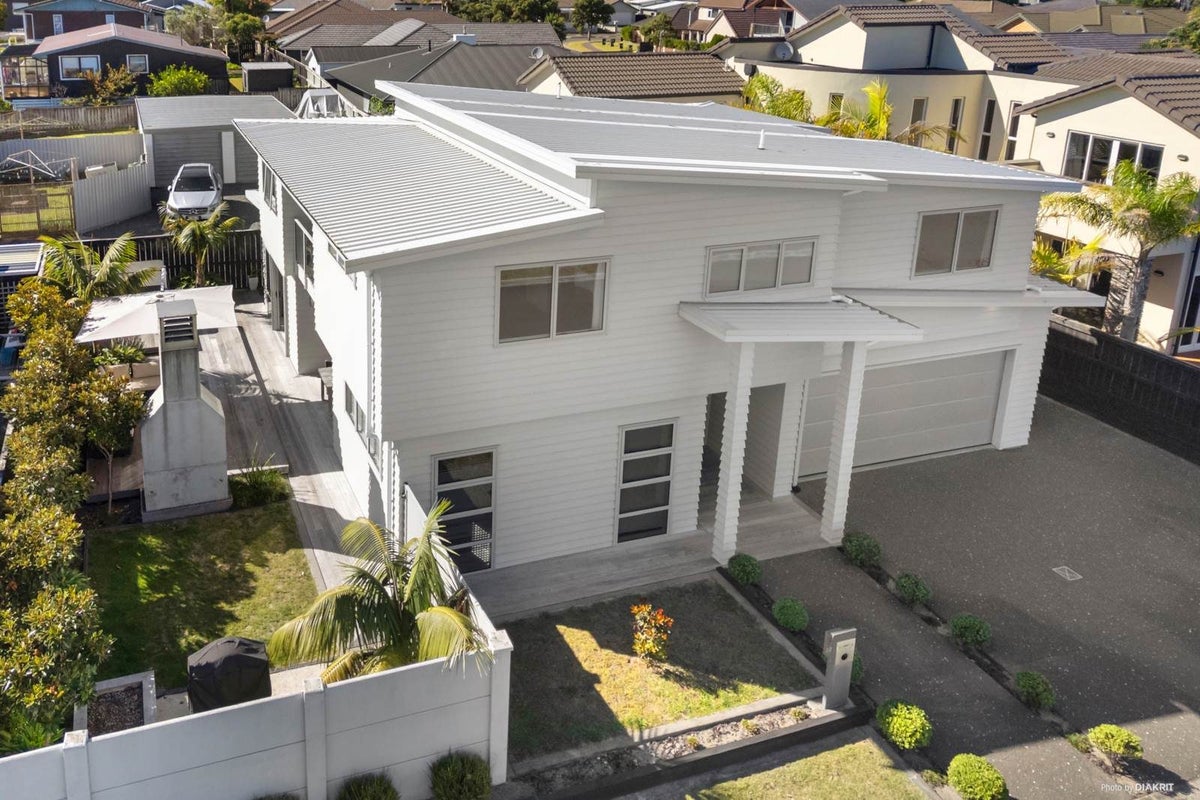 32 Thompson Drive, Papamoa Beach, Tauranga, Bay Of Plenty - Carousel 2
