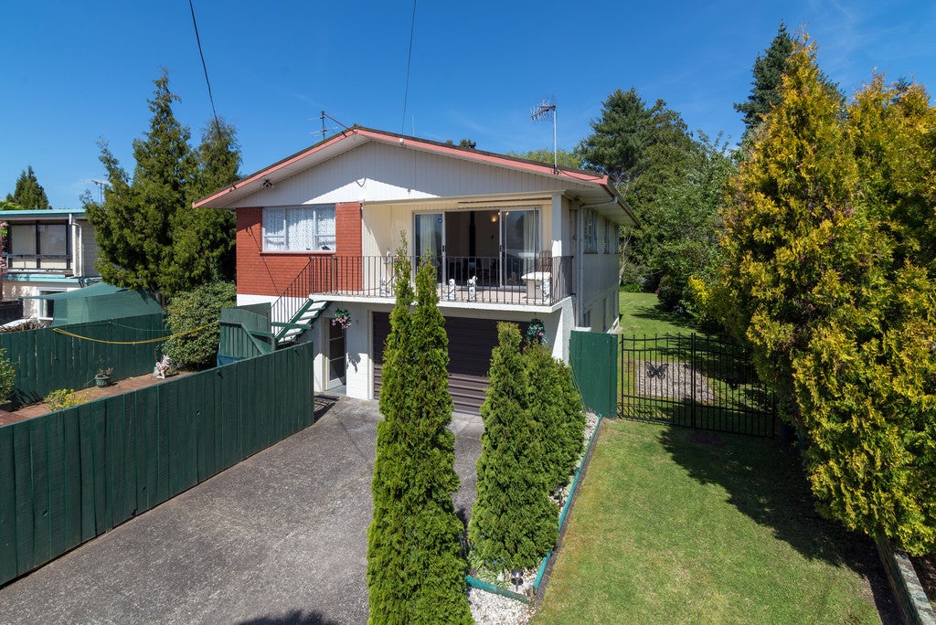 21 Darroch Street, Fairy Springs, Rotorua - Carousel 1