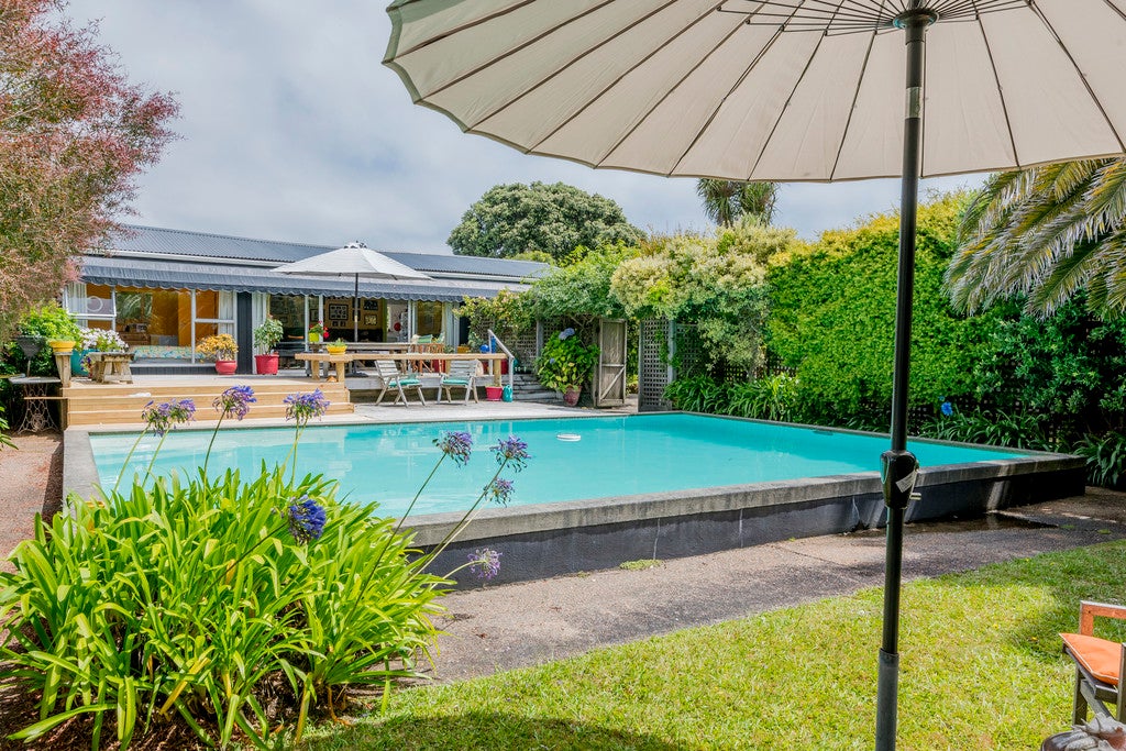 20 Hona Street, Waikanae Beach, Waikanae - Carousel 2