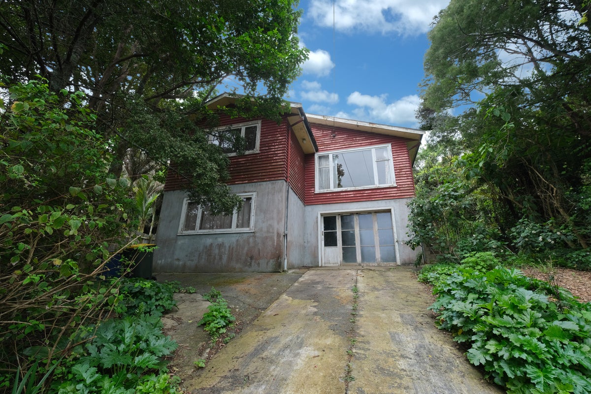 94 Wood Bay Road, Titirangi, Auckland - Carousel 2