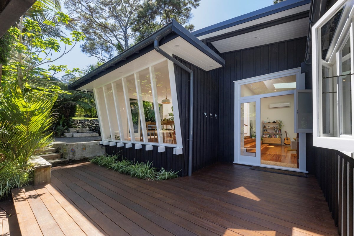 18 Waima Crescent, Titirangi, Auckland - Carousel 2