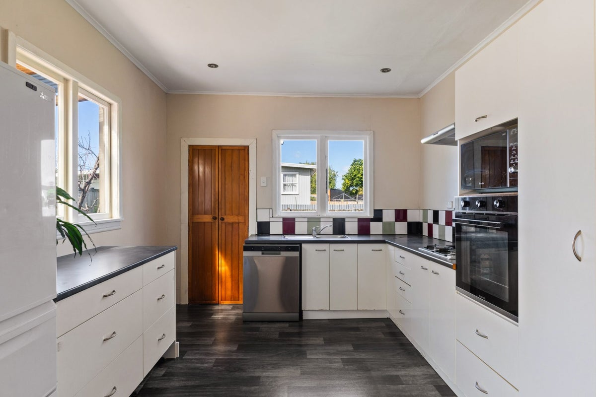 9 Tui Street, Outer Kaiti, Gisborne - Carousel 2