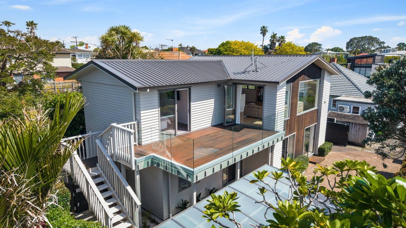 23A Achilles Crescent, Narrow Neck, Auckland - Carousel 2