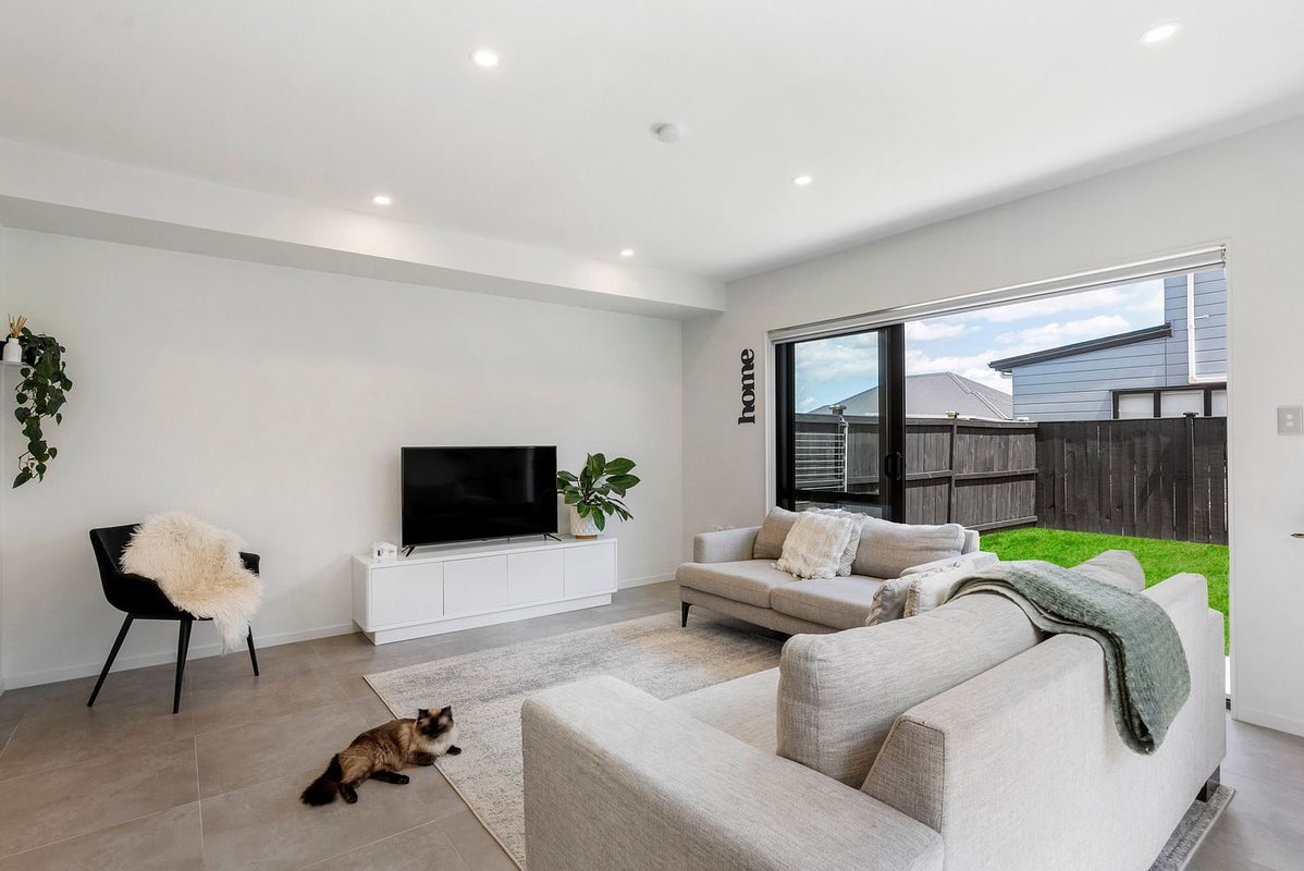 32B Kahui Parade, Karaka, Papakura - Carousel 2