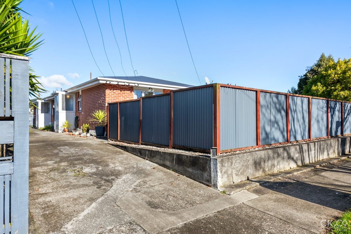 1/5 Hall Grove, Ebdentown, Upper Hutt - Carousel 13