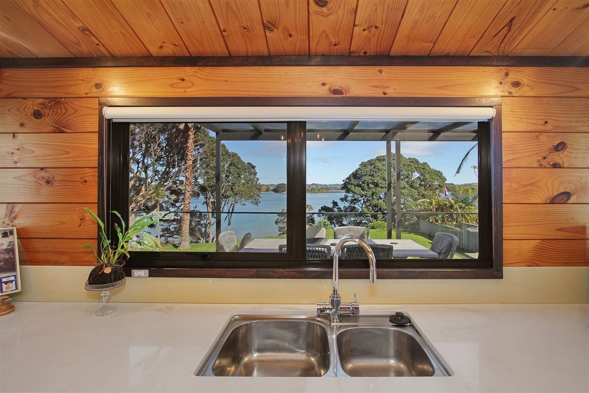 100 Wharf Road, Pukekohe - Carousel 50
