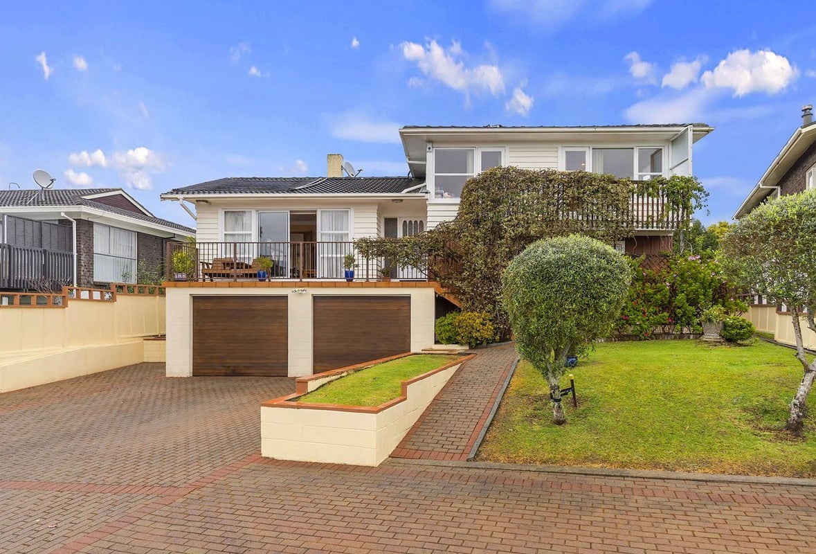 26 Spence Road, Henderson, Auckland - Carousel 30