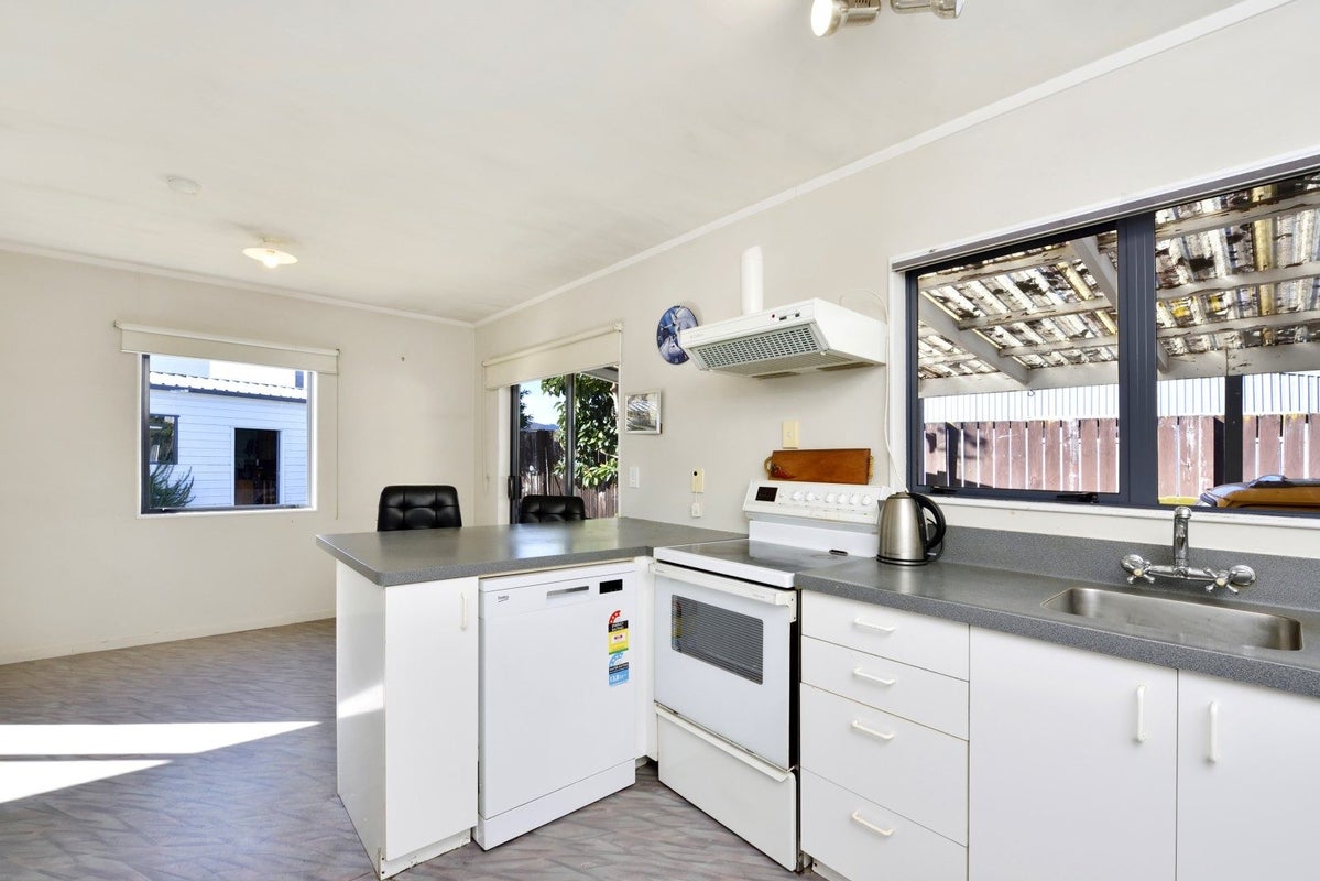 16 Lord Rutherford Road North, Brightwater - Carousel 2