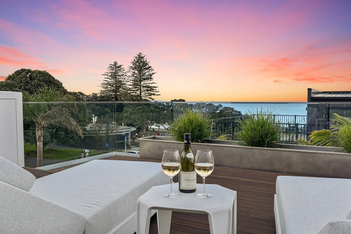 15 The Strand, Takapuna, Auckland - Carousel 1
