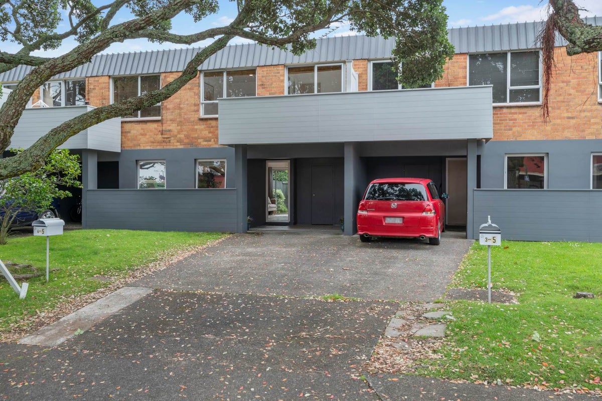 4/5 Glen Road, Browns Bay, Auckland - Carousel 1