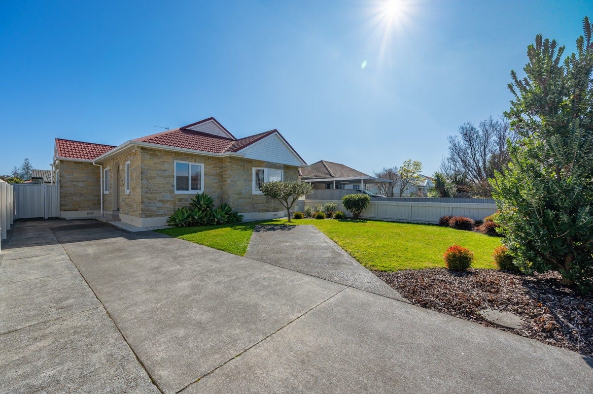 27A NUFFIELD AVE, MAREWA, NAPIER - Carousel 22