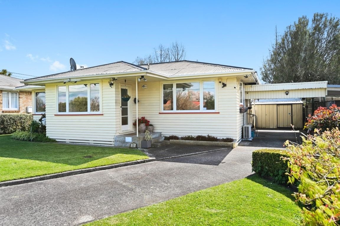 25 Greta Street, Glenview, Hamilton - Carousel 2