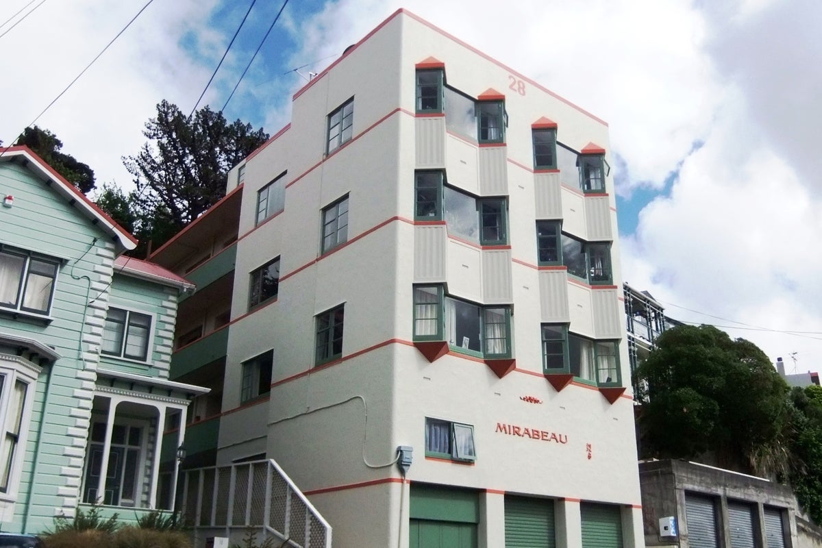 9/28 Clifton Terrace, Kelburn, Wellington - Carousel 1