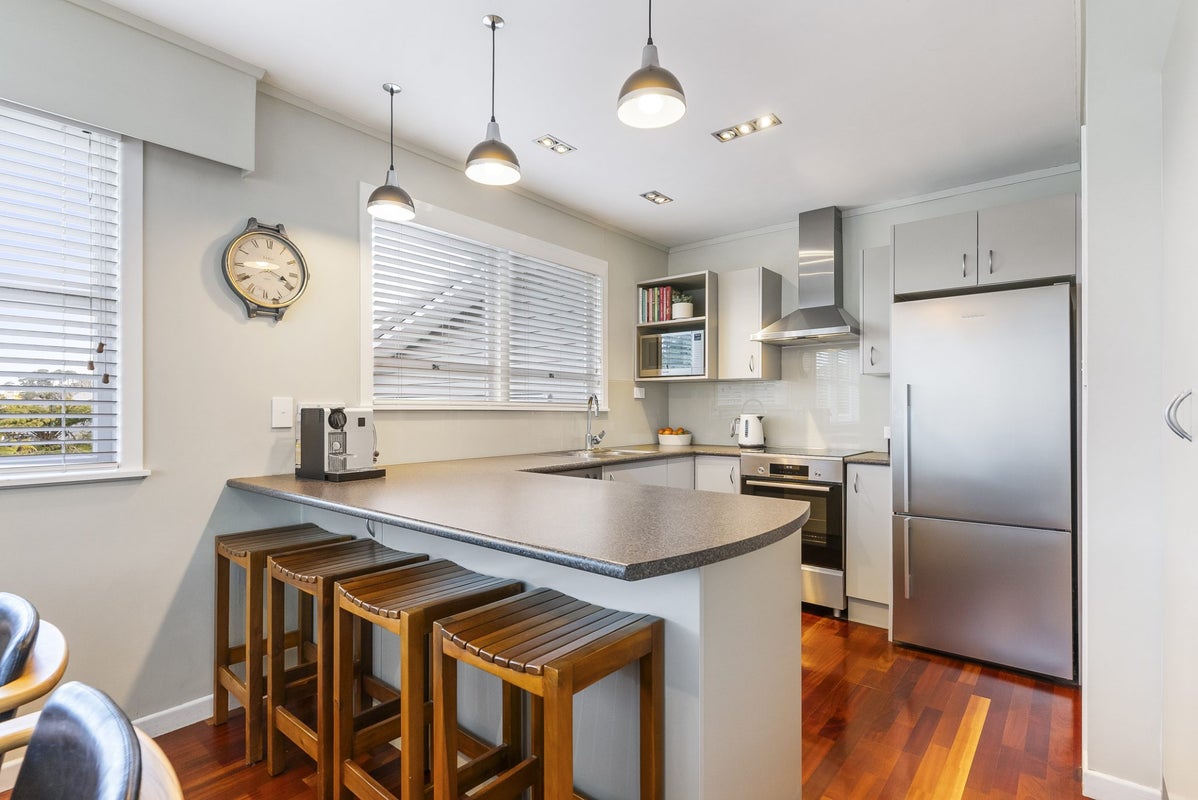 1/37 Sunnynook Road, Forrest Hill, Auckland - Carousel 2