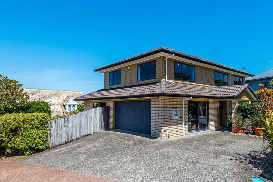 19A Paparoa Road, Cockle Bay, Auckland - Carousel 2