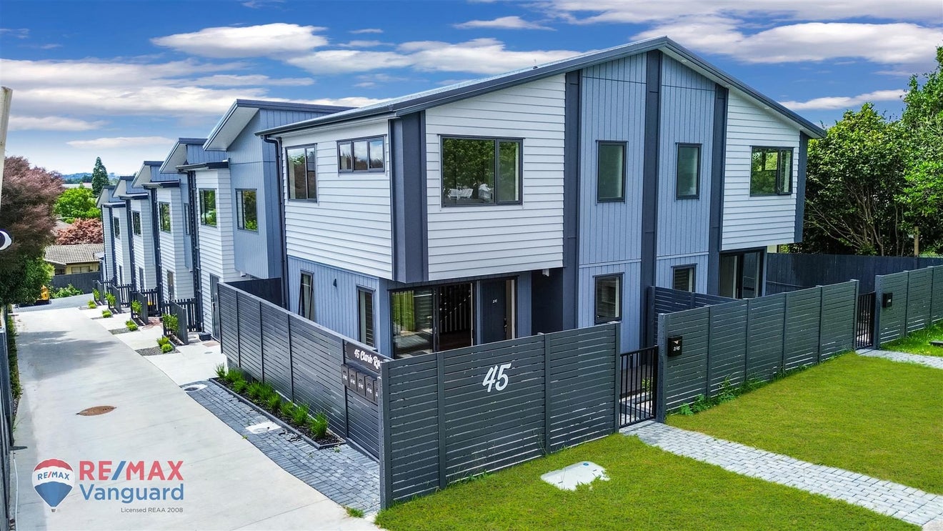 3/45 Clark Road, Pahurehure, Papakura - Carousel 1