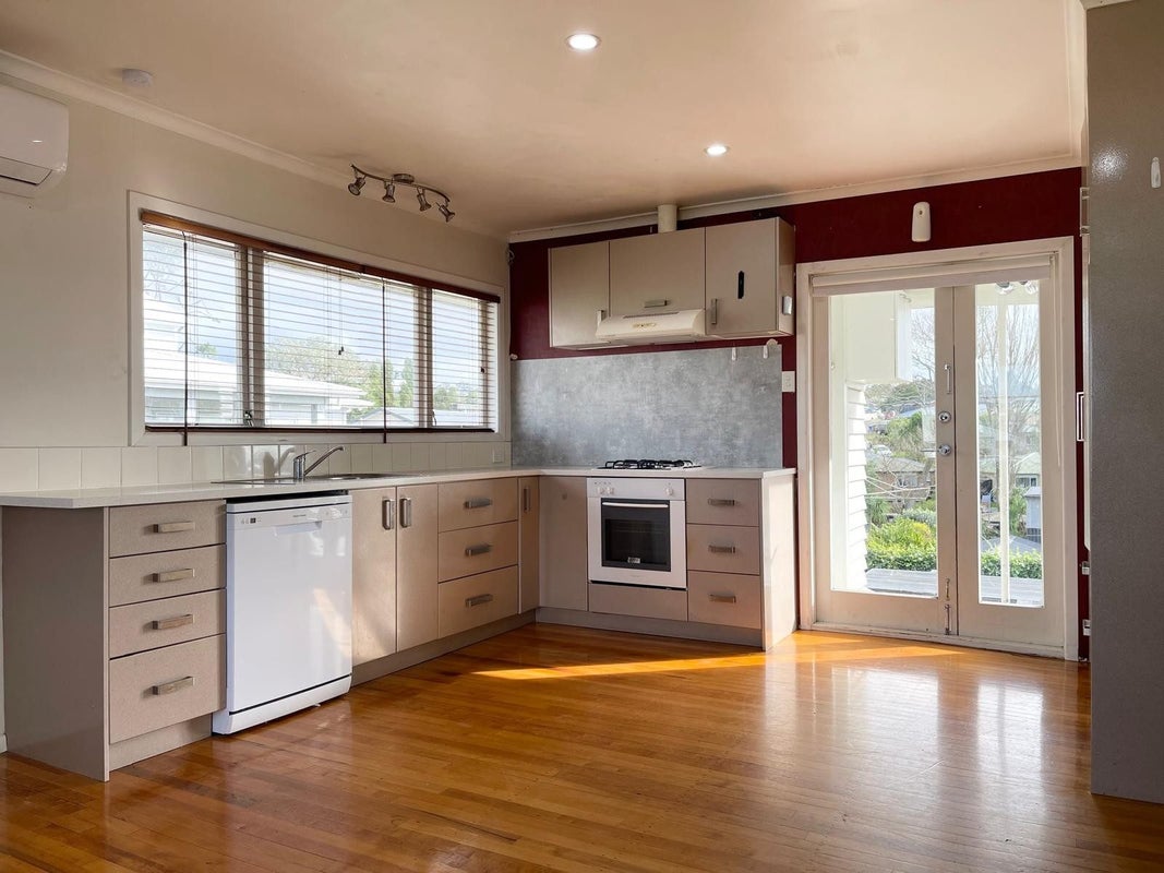 24 Sabulite Road, Kelston, Auckland - Carousel 2