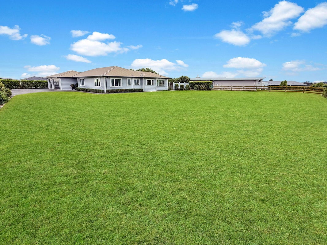 42 Wapiti Avenue, Feilding, Feilding - Carousel 2