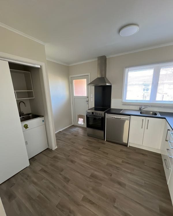 1063A Fergusson Drive, Clouston Park, Upper Hutt - Carousel 2