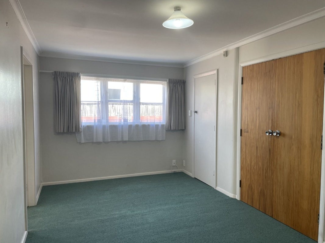 20 Bay Street, Petone, Lower Hutt - Carousel 1