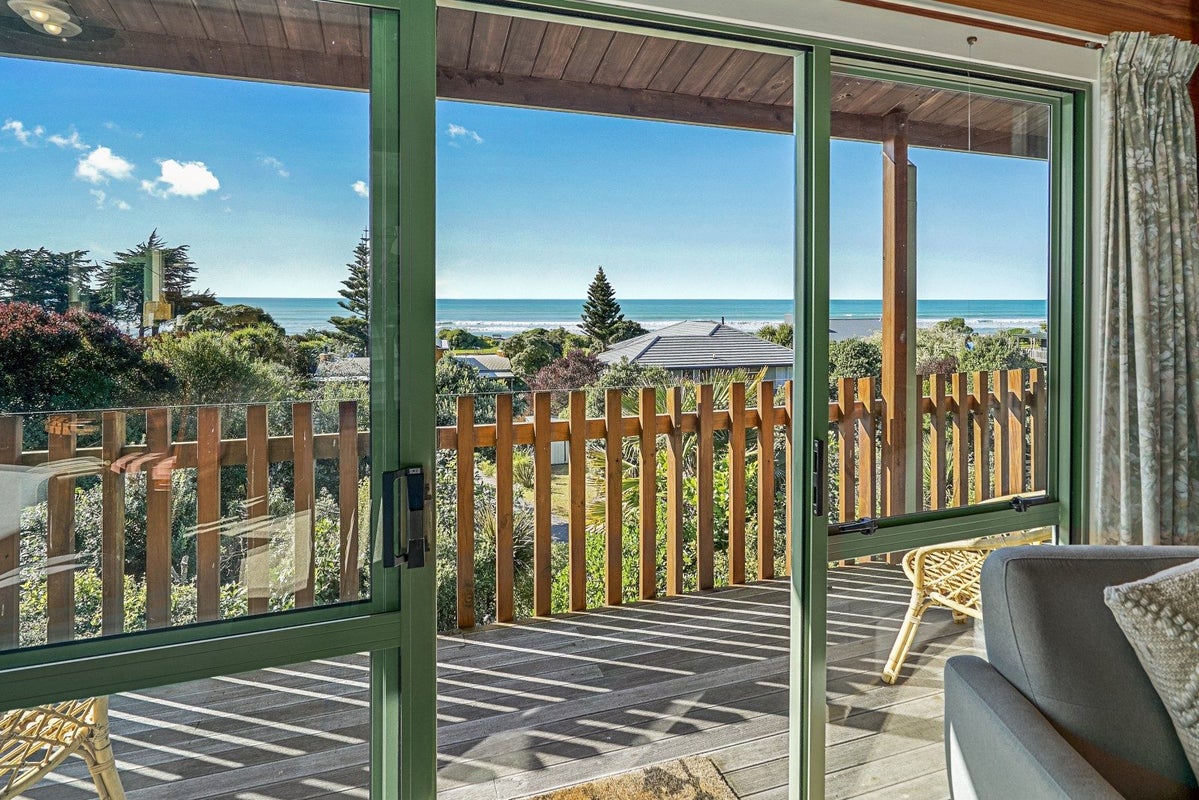 8 Buxton Place, Gore Bay, Cheviot - Carousel 2