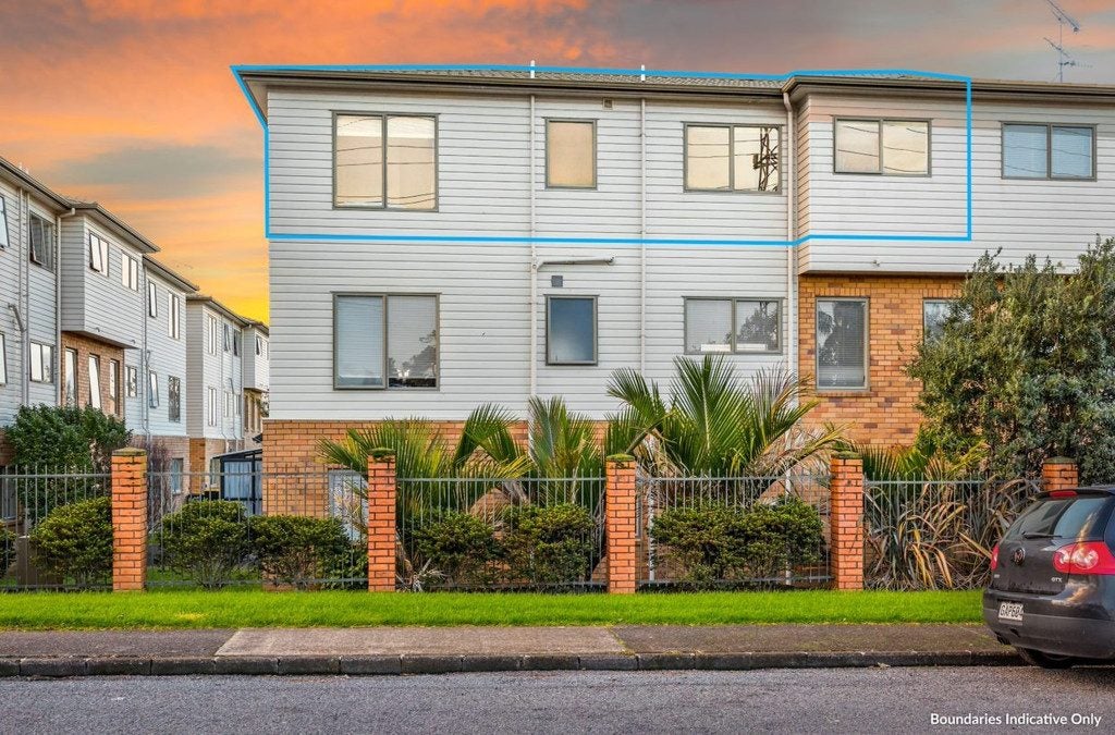 180/172 Mcleod Road, Te Atatu South, Auckland - Carousel 2