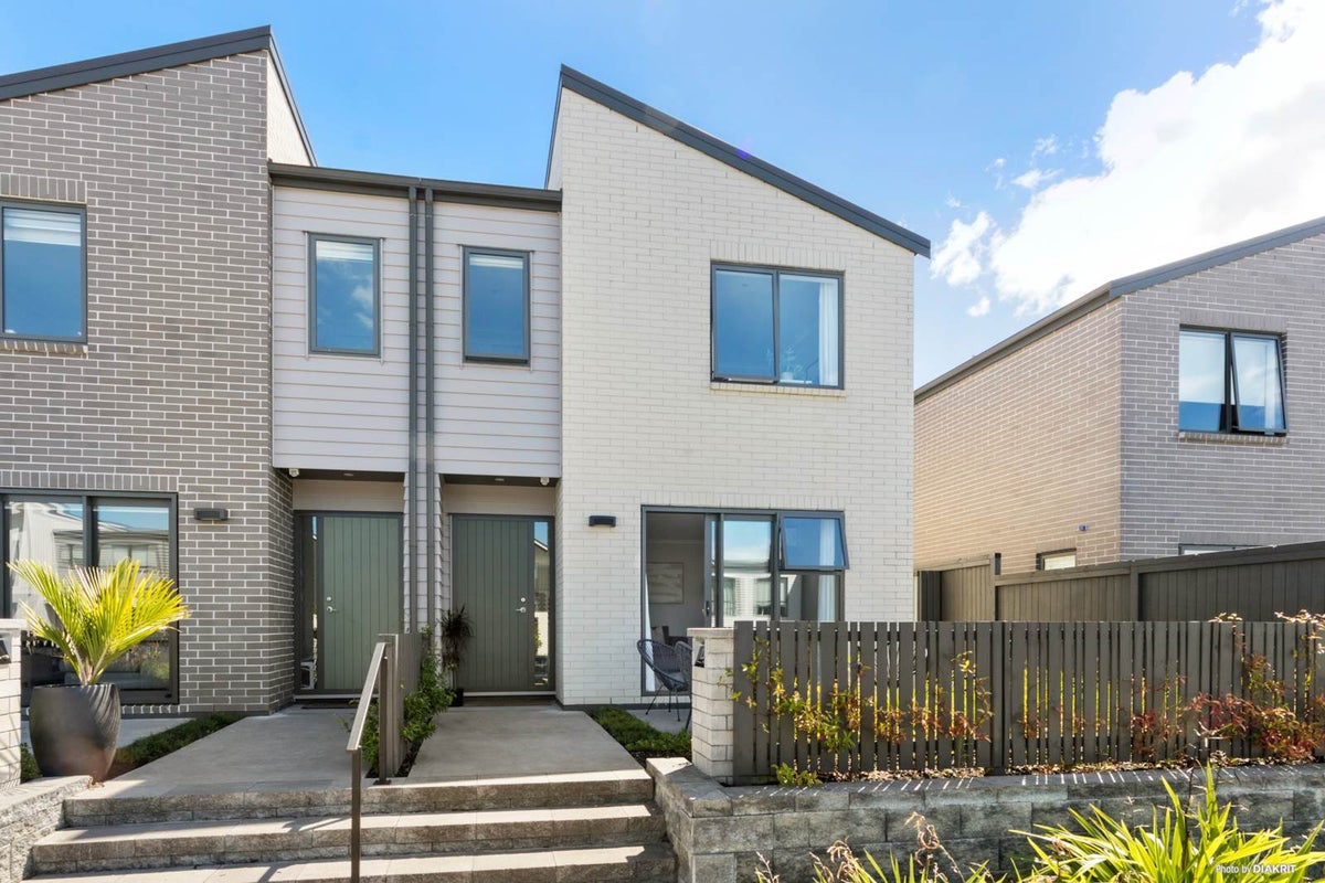 13 Waenganui Road, Hobsonville, Auckland - Carousel 2