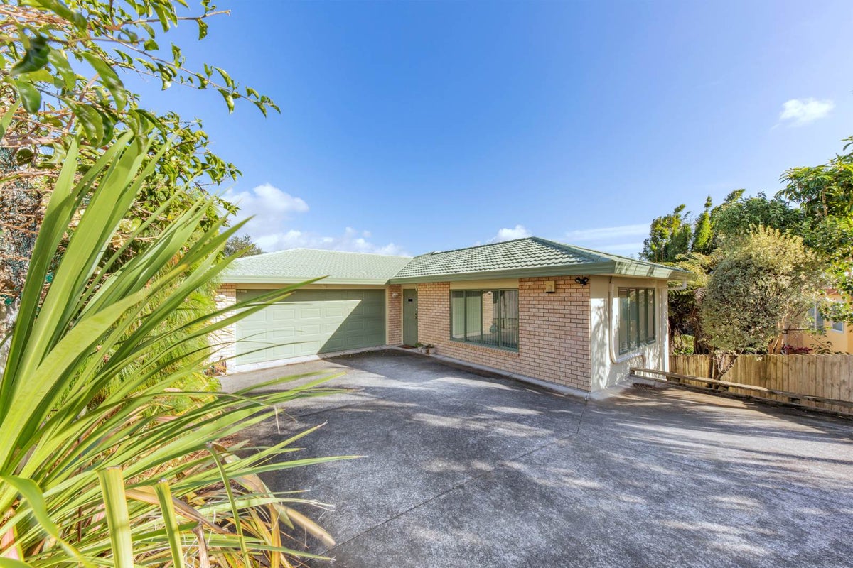 47C Forest Hill Road, Henderson, Auckland - Carousel 1