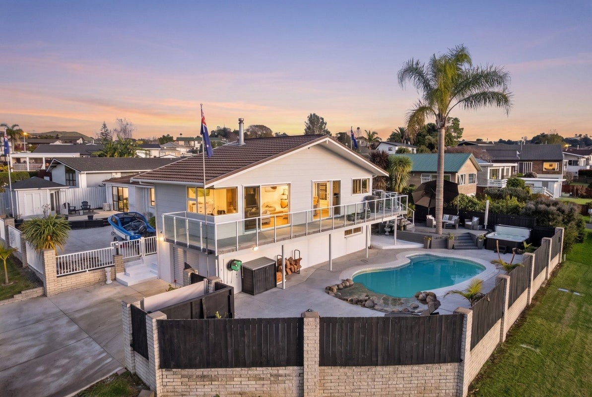 34 Forrester Drive, Welcome Bay, Tauranga - Carousel 1