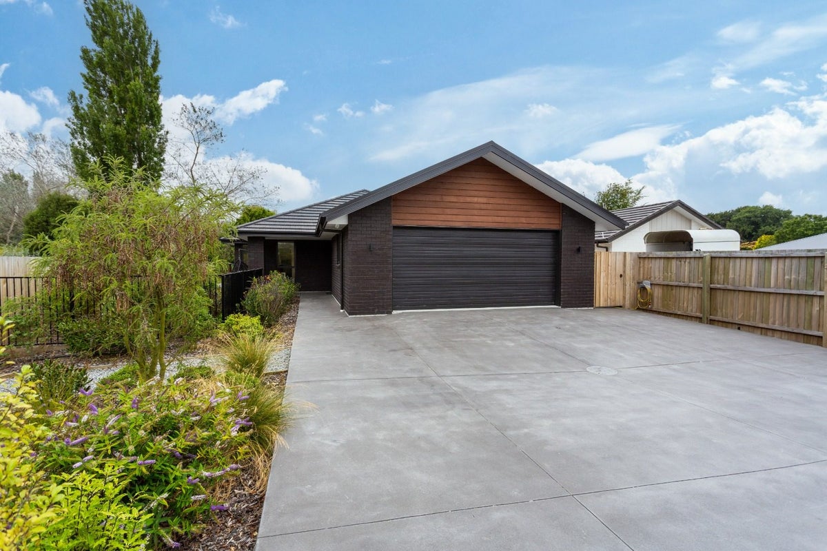 17 George Oliver Place, Kainga, Christchurch - Carousel 1