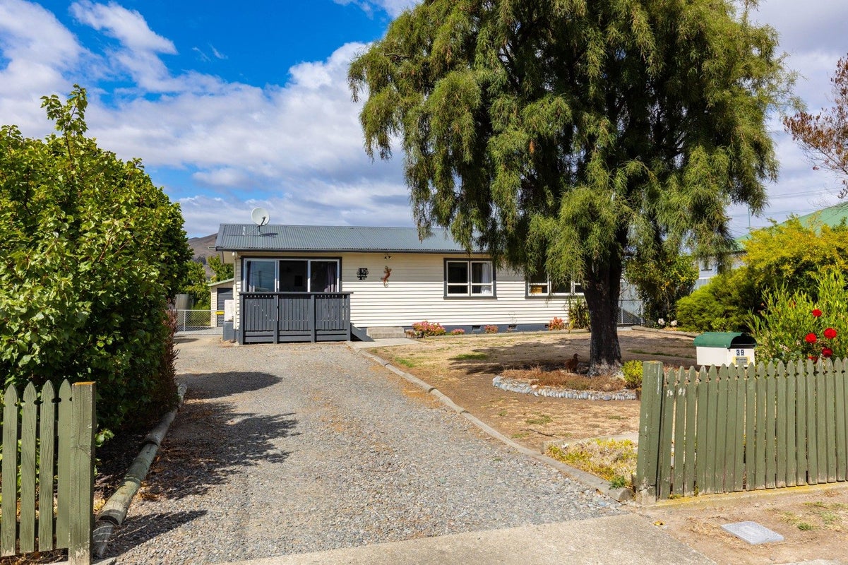 39 Cleghorn Street, Redwoodtown, Blenheim - Carousel 2