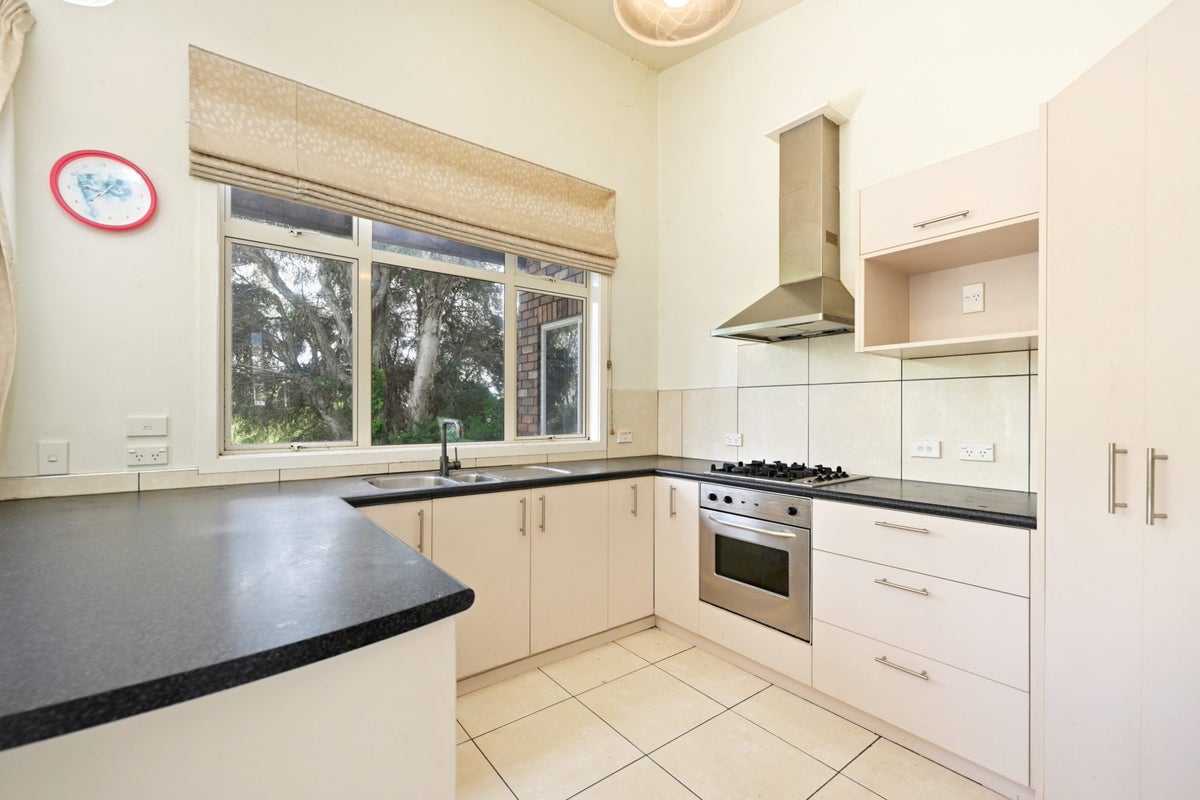 31A Montgomery Crescent, Bader, Hamilton - Carousel 2