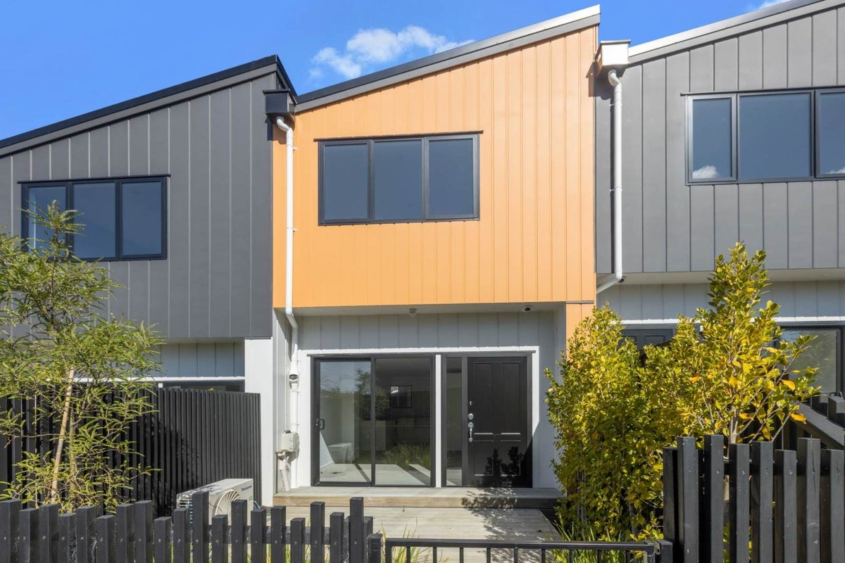 329E Rangatira Road, Beach Haven, Auckland - Carousel 1