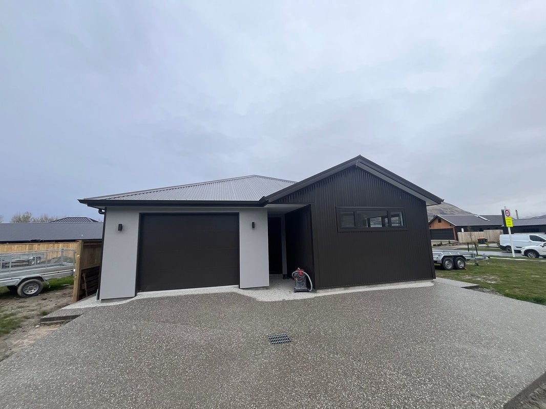 106 Howden Drive, Jacks Point, Queenstown - Carousel 1