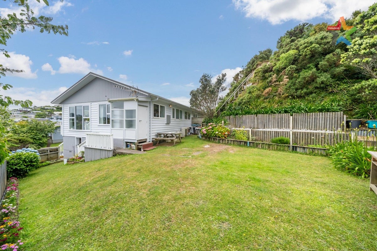 27A Cypress Drive, Maungaraki, Lower Hutt - Carousel 1