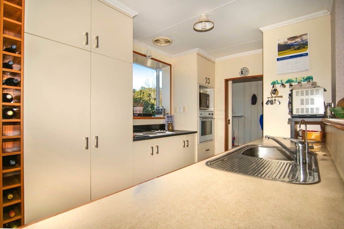 2 McGill Street, Waimangaroa, Westport - Carousel 2
