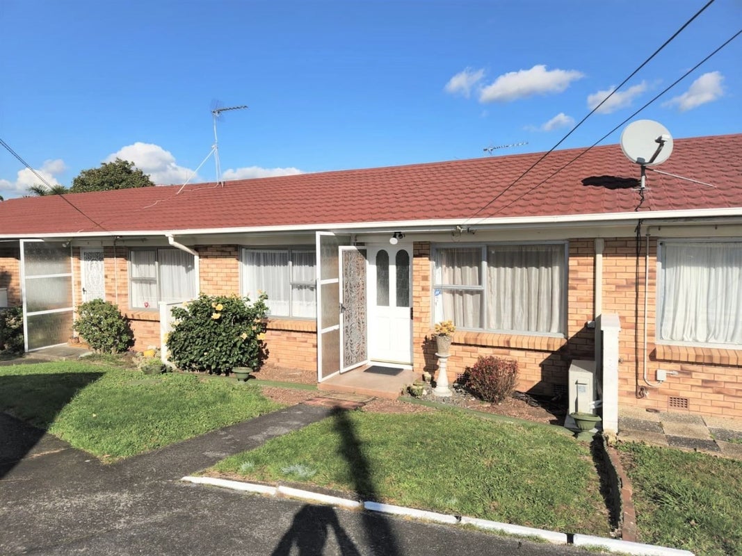 2/16 Hamlin Road, Mount Wellington, Auckland - Carousel 1